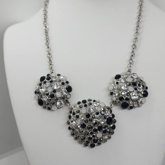 Charming Charlie Three Circle Necklace Silver Tone Black White Clear Blue - Picture 5 of 6